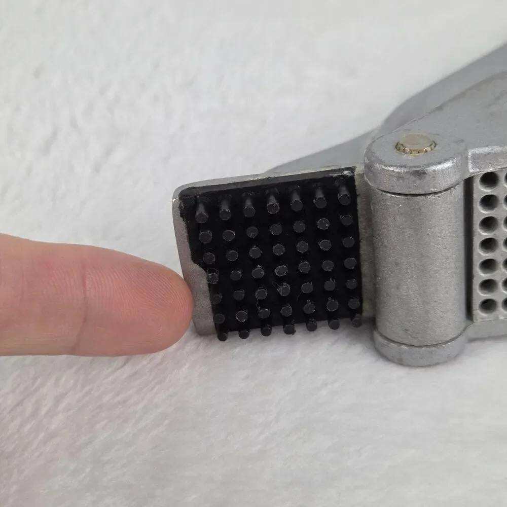Vintage‎ Aluminum Garlic Press – Made in Taiwan – Sturdy Kitchen Tool